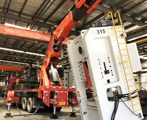 大朗镇附近随车吊出租，轻松解决运输难题